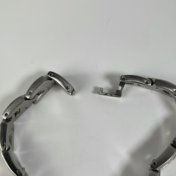 Cardinal Ladies Watch - Picture 11 of 12